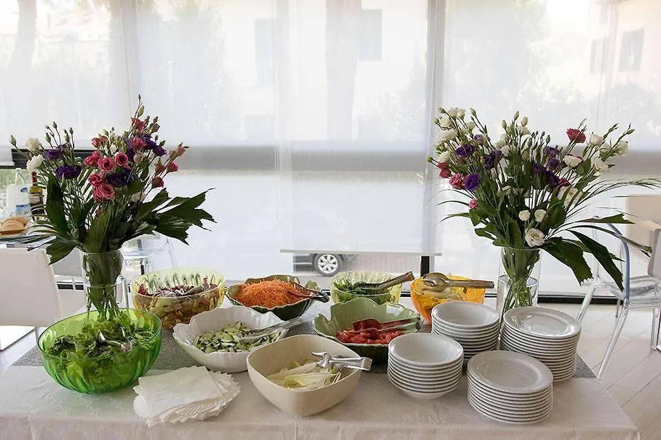 Hotel Monica 리치오네