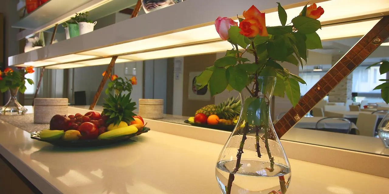 **  Hotel Monica 리치오네 이탈리아